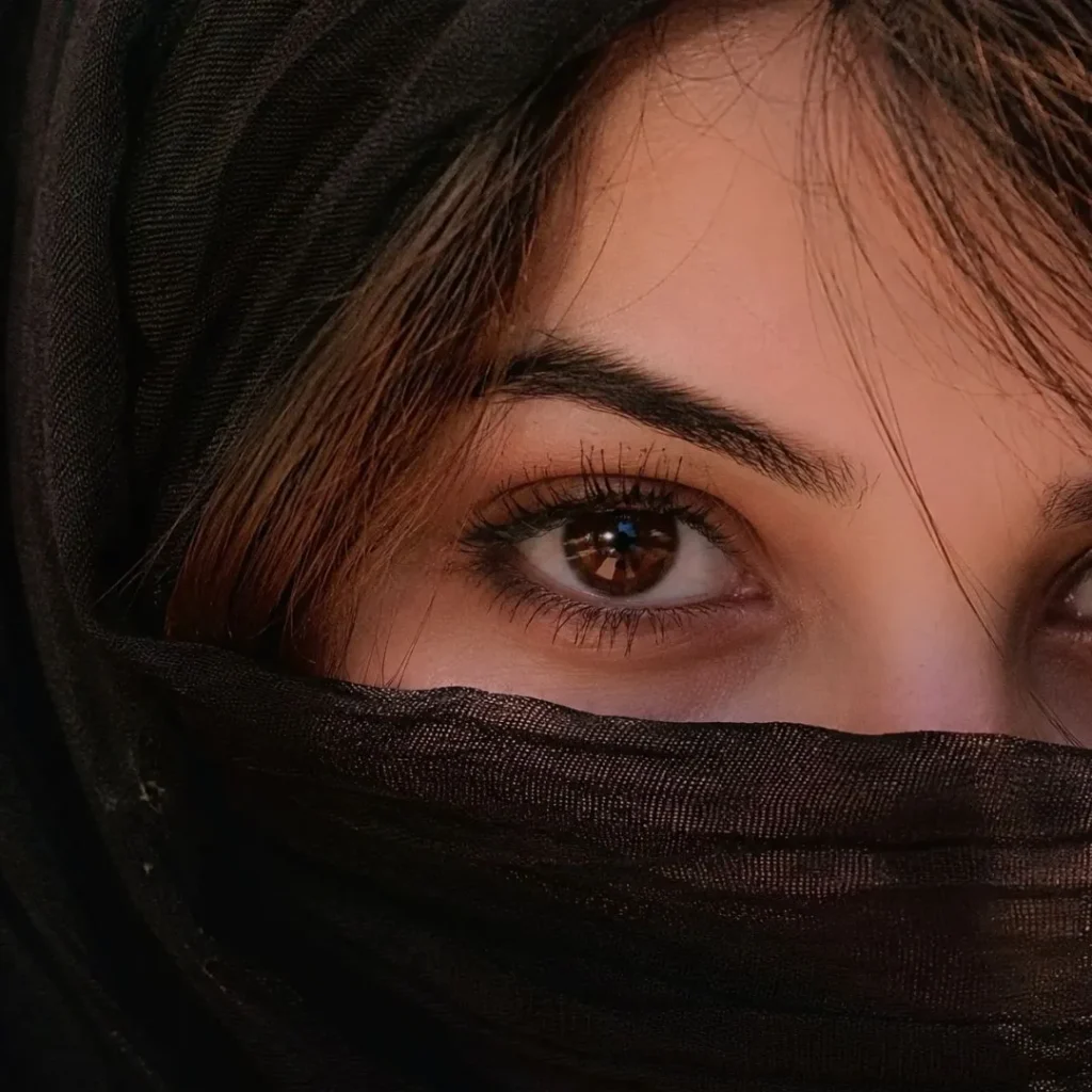 চোখ নিয়ে স্ট্যাটাস